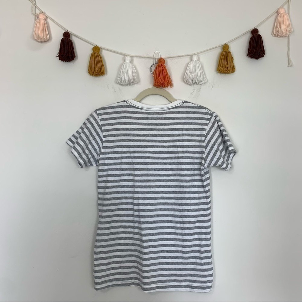Disney White Gray Stripe Love Graphic T-Shirt Size Medium - Picture 9 of 9